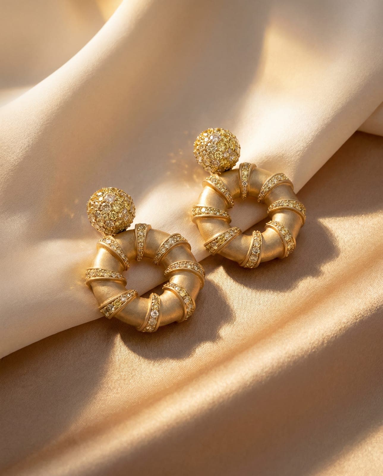 Doré — Jewellery work by HEXOGIC